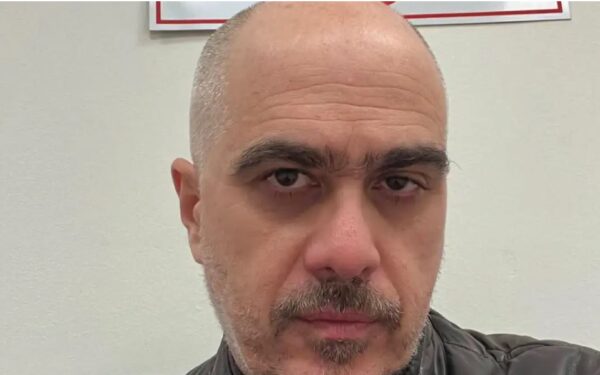 Ο Βαγγέλης Χαρισόπουλος αποχαιρετά τη μητέρα του με ένα σπαρακτικό κείμενο: Μαμά, φως μου, ψυχή μου, ζωή μου, σ’ αγαπώ…