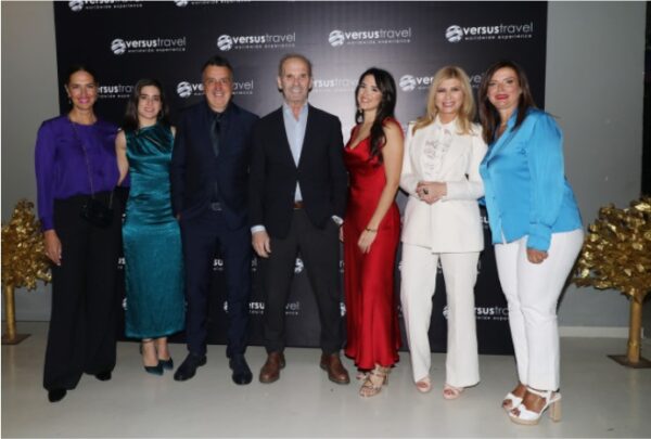 Μία μεγαλειώδης βραδιά για τα 30 χρόνια του No 1 ταξιδιωτικού οργανισμού “Versus Travel” με την μοναδική Άλκηστη Πρωτοψάλτη, που φάνηκε στο χειροκρότημα!