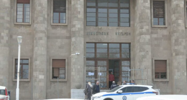 Ρόδος: Στη φυλακή ο 80χρονος Γάλλος παιδίατρος για τον βιασμό του 7χρονου κοριτσιού – Αρνήθηκε τις κατηγορίες