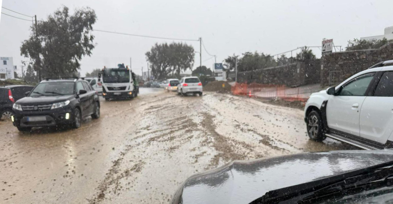 Καιρός σήμερα: Νέο μήνυμα από το 112 στη Μύκονο, ποτάμια ξανά οι δρόμοι – Δείτε βίντεο