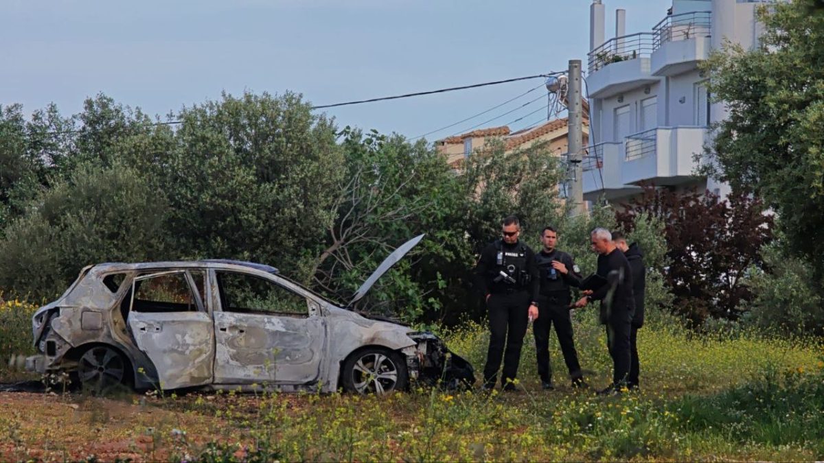 Δολοφονία Χαλάνδρι: Αυτό είναι το καμένο όχημα των δραστών της εκτέλεσης του Γιώργου Μοσχούρη
