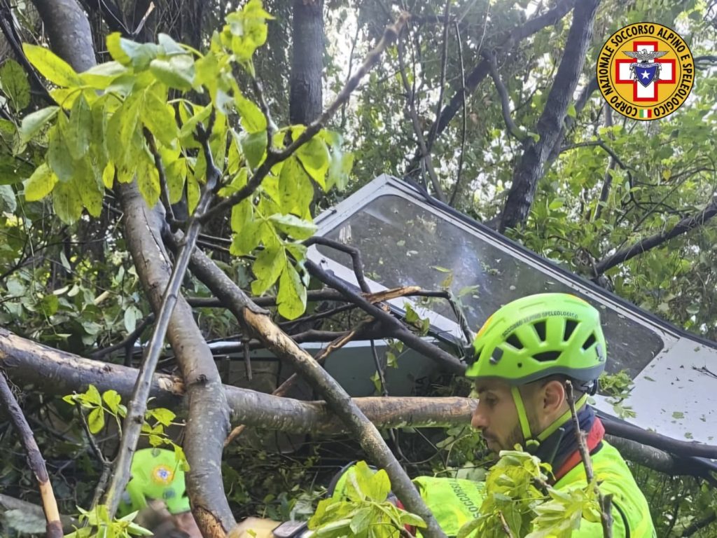Τέσσερις νεκροί κι ένας τραυματίας από πτώση καμπίνας τελεφερίκ