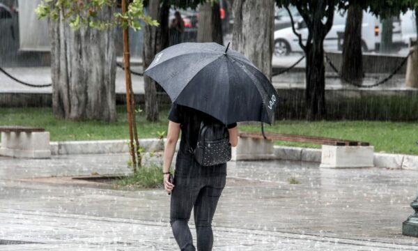 Καιρός: Οι περιοχές που θα «χτυπήσει» η ψυχρή λίμνη – Πώς θα κάνουμε Πρωτομαγιά