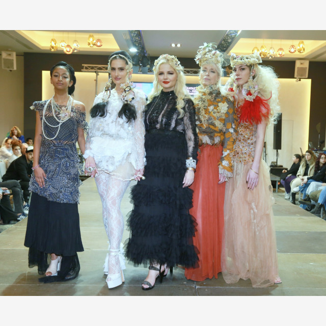 Επετειακή διάκριση για την διεθνούς φήμης Hair & Μake up asrtist Ιωάννα Τζάνη, που βραβεύτηκε για την προσφορά της στο 26ο Βαλκανικό φεστιβάλ κομμωτικής, σε ένα μοναδικό show με special guest την ταλαντούχα Απολλέων από το My style rocks