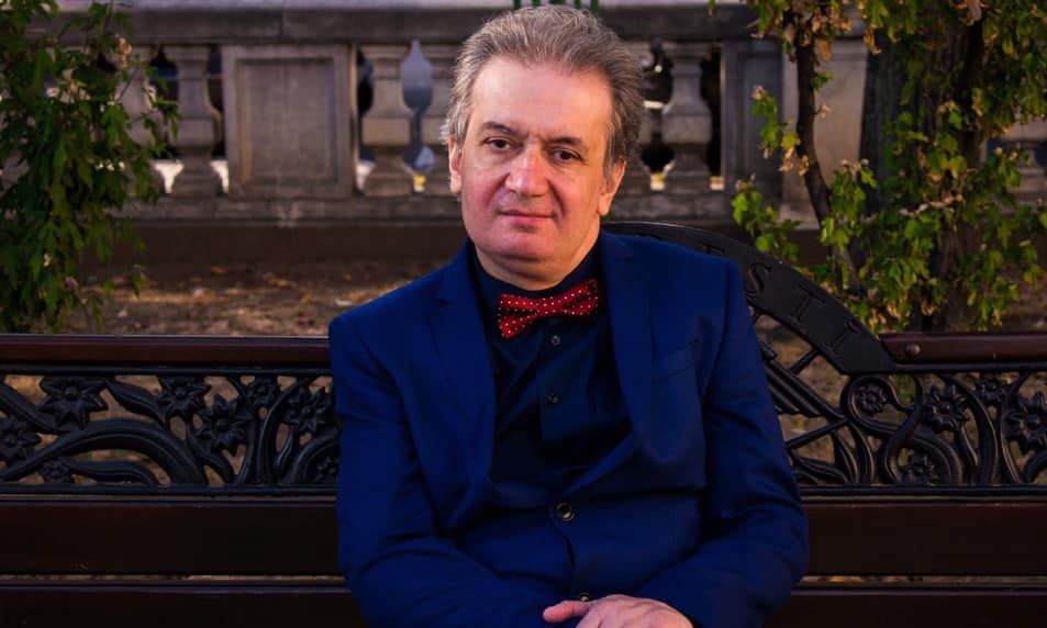 Συγκινεί ο κορυφαίος σολίστ Ντίνος Μαστρογιάννης: Πουλάει το πιάνο του για να βοηθήσει τη μητέρα  του- Το πιάνο δεν έχει καμία αξία, αν δεν είναι η μάνα μου στο σπίτι για να μ’ ακούει να παίζω…