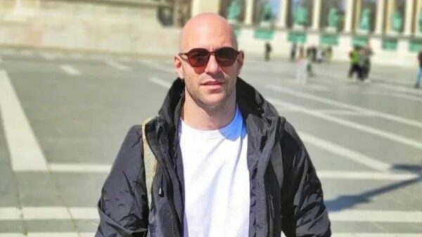 Δολοφονία Λυγγερίδη: Ισόβια και κάθειρξη 19 ετών στον 19χρονο που πέταξε τη ναυτική φωτοβολίδα σκοτώνοντας τον-Ξέσπασε σε κλάματα η μητέρα του άτυχου αστυνομικού