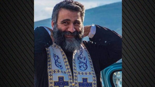 Συγκίνησε ο Χανιώτης ιερέας που απέτρεψε μια τραγωδία: Έσωσε με ΚΑΡΠΑ 2χρονο παιδί που έπαθε ανακοπές
