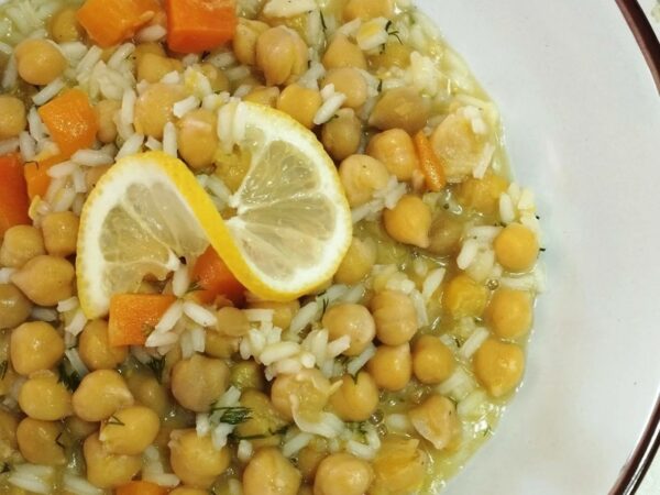 Λεμονάτα ρεβύθια με ρύζι και κάρυ