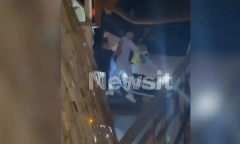 Κυψέλη: Σοκάρει ο πατέρας του 28χρονου που έδειρε υπάλληλο καθαριότητας και αναζητείται – «Θα μου πάνε φυλακή τον γιο για 2 ψιλομπουνιές;»