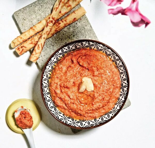 Πάστα ψητής πιπεριάς με ταχίνι και πετιμέζι