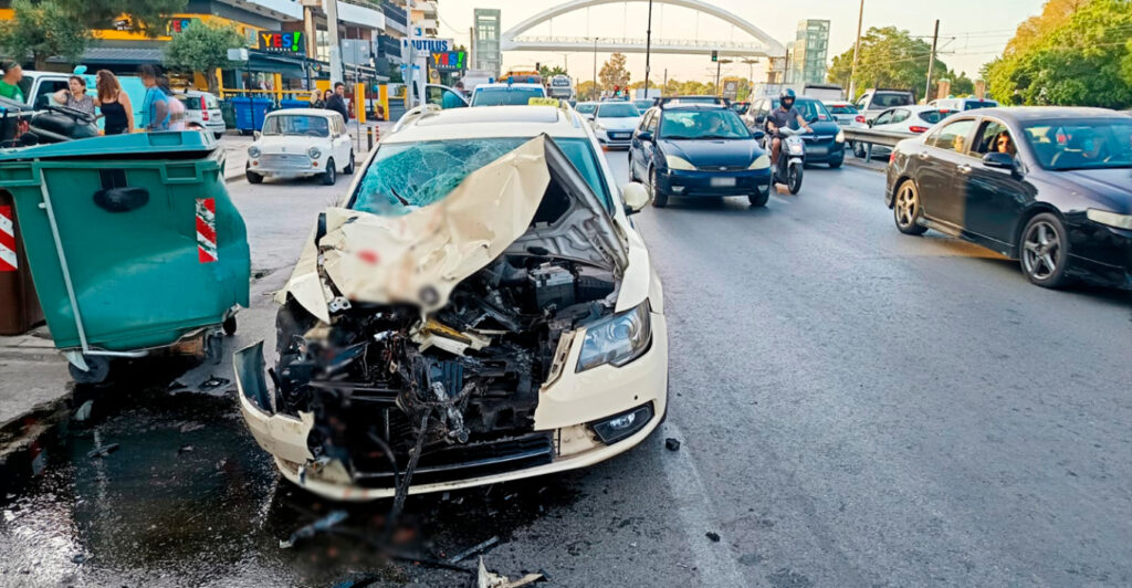 «Σπαραγμός για την Ρούλα, οδύνη για την υποδειγματική εργαζόμενη» – Το «αντίο» του δημάρχου Αλίμου στην 65χρονη που σκοτώθηκε στο τροχαίο