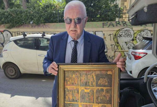 Δικηγόρος και μεσίτης ιερόσυλοι!