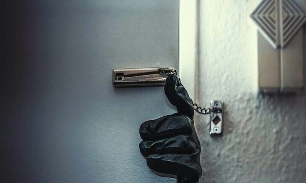 Προσοχή: Πώς να μην σας κλέψουν όταν φύγετε για διακοπές – Πέντε οδηγίες από κλειδαράδες