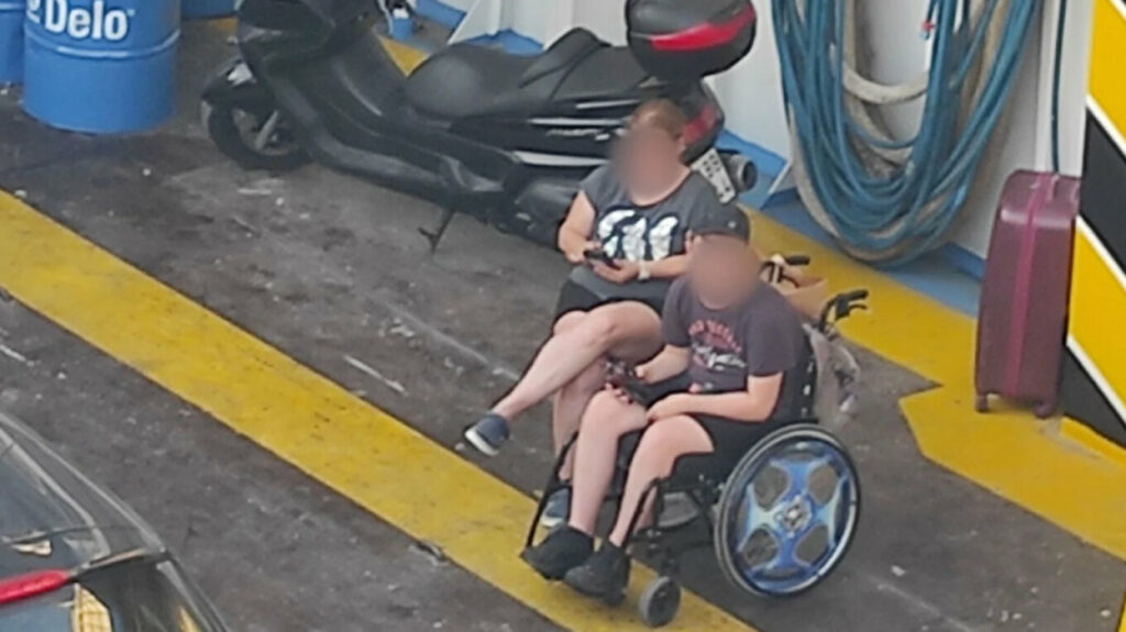 Θάσος: Κυρώσεις σε πλοίαρχο και πλήρωμα για το παιδί ΑμεΑ που ταξίδεψε σε γκαράζ ferry boat εν μέσω καύσωνα