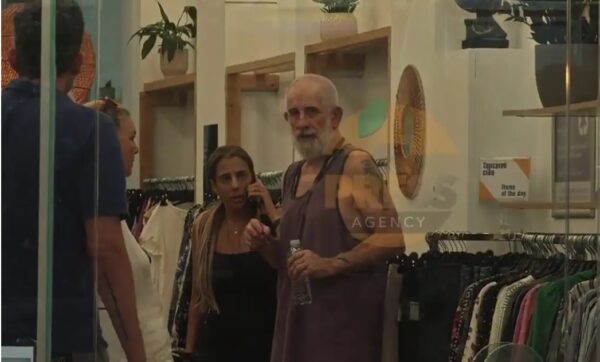 Πέτρος Φιλιππίδης: Τον έσωσε η γειτόνισσα με τις φωνές της – Έρευνες για τα αίτια της φωτιάς στο διαμέρισμά του