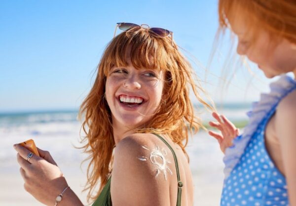 Καλοκαίρι: Πώς να αποφύγουμε εγκαύματα και τσιμπήματα