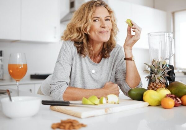 Προεμμηνόπαυση: Ευεξία με σύμμαχο τη διατροφή και την άσκηση