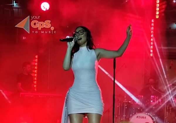 Klavdia: Όσα έγιναν στην  πρώτη της συναυλία στο Βεάκειο! [VIDEO]