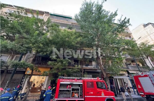 Κάηκε το διαμέρισμα του Πέτρου Φιλιππίδη στην Πατησίων – Καλά στην υγεία του ο ηθοποιός που βρισκόταν μέσα