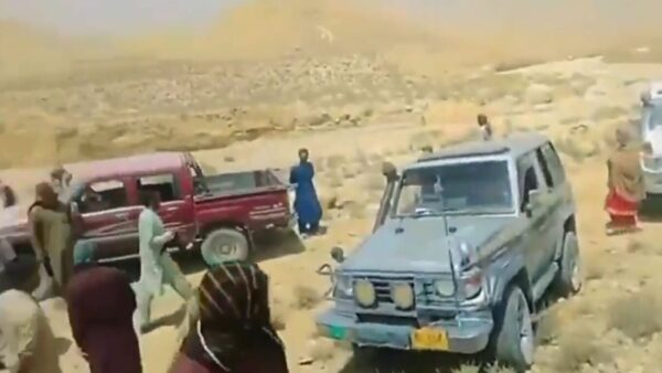 Φρίκη στο Πακιστάν με «έγκλημα τιμής» που παρακολούθησαν σε βίντεο 200 εκατ. άνθρωποι: «Περπάτα 7 βήματα μαζί μου πριν με πυροβολήσεις»– Η τραγική ιστορία της Μπάνο και του Εχσάν