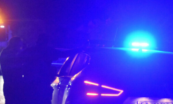 Εξάρχεια: 82χρονη πήγε να πετάξει τα σκουπίδια και τη μαχαίρωσε γείτονάς της