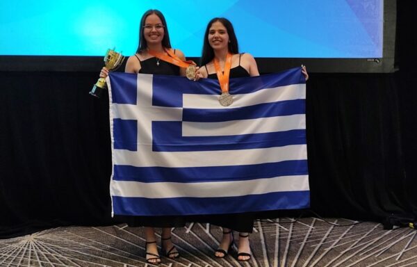 Δυο 17χρονες Ελληνίδες στην κορυφή του κόσμου στον παγκόσμιο διαγωνισμό πληροφορικής της Microsoft