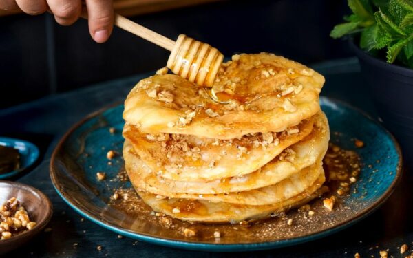 Αλευρόπιτες με μέλι και καρύδια