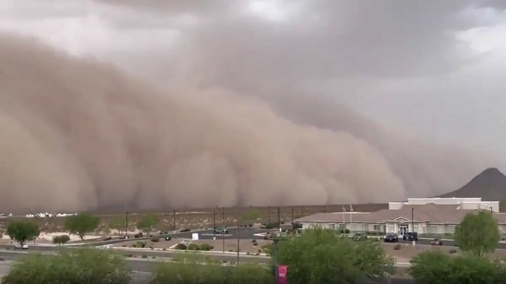 Αριζόνα: Τεράστια αμμοθύελλα σάρωσε το Φοίνιξ – Καταιγίδες, διακοπές ρεύματος και αναβολές πτήσεων