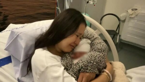 Δανία: Πήραν νεογέννητο από 18χρονη μητέρα – Ψυχολόγος την έκρινε ακατάλληλη λόγω τραύματος από παιδική κακοποίηση