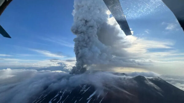 Ο σεισμός των 8,8 Ρίχτερ στην Καμτσάκτα «ξύπνησε» ηφαίστειο που κοιμόταν πάνω από 500 χρόνια – Δείτε βίντεο
