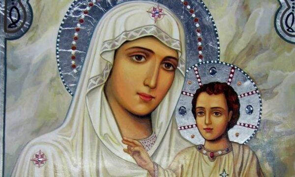 Δεκαπενταύγουστος: Τι είναι οι Παρακλήσεις στην Παναγία – Πότε ψάλλονται και τι συμβολίζουν