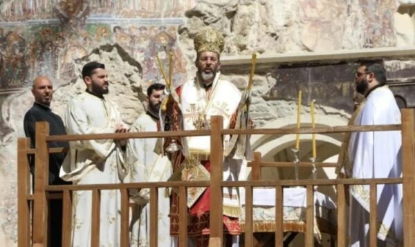 Παναγία Σουμελά: Με λίγο κόσμο αλλά βαθιά συγκίνηση τα Εννιάμερα της Παναγίας στον Πόντο