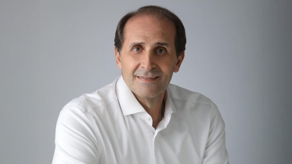 Επί μία ώρα γιατρός και διασώστες έκαναν καρδιοπνευμονική αναζωογόνηση στον Βεσυρόπουλο, χωρίς αποτέλεσμα