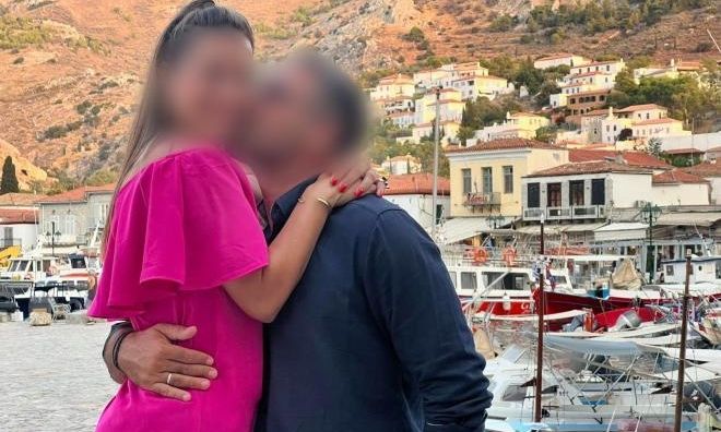 Ανείπωτος πόνος στην Εύβοια: Το τελευταίο αντίο στο ζευγάρι που σκοτώθηκε στο τροχαίο στο Αλιβέρι