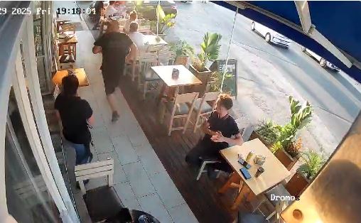 Κρήτη: Εργαζόμενος σε ψησταριά έσωσε πελάτη από πνιγμό