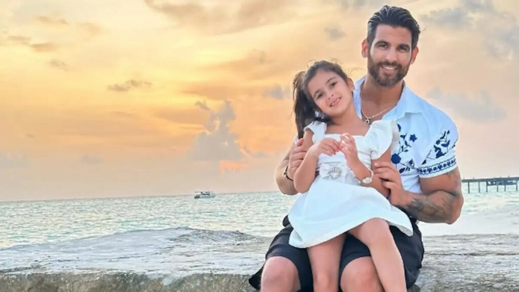 Ετεοκλής Παύλου: Η τρυφερή ανάρτηση με την κόρη του από τις διακοπές τους στις Μαλδίβες