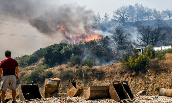 ΕΛ.ΑΣ.: Νέες συλλήψεις για εμπρησμούς στην Πάτρα- Ομολόγησε ένας 19χρονος