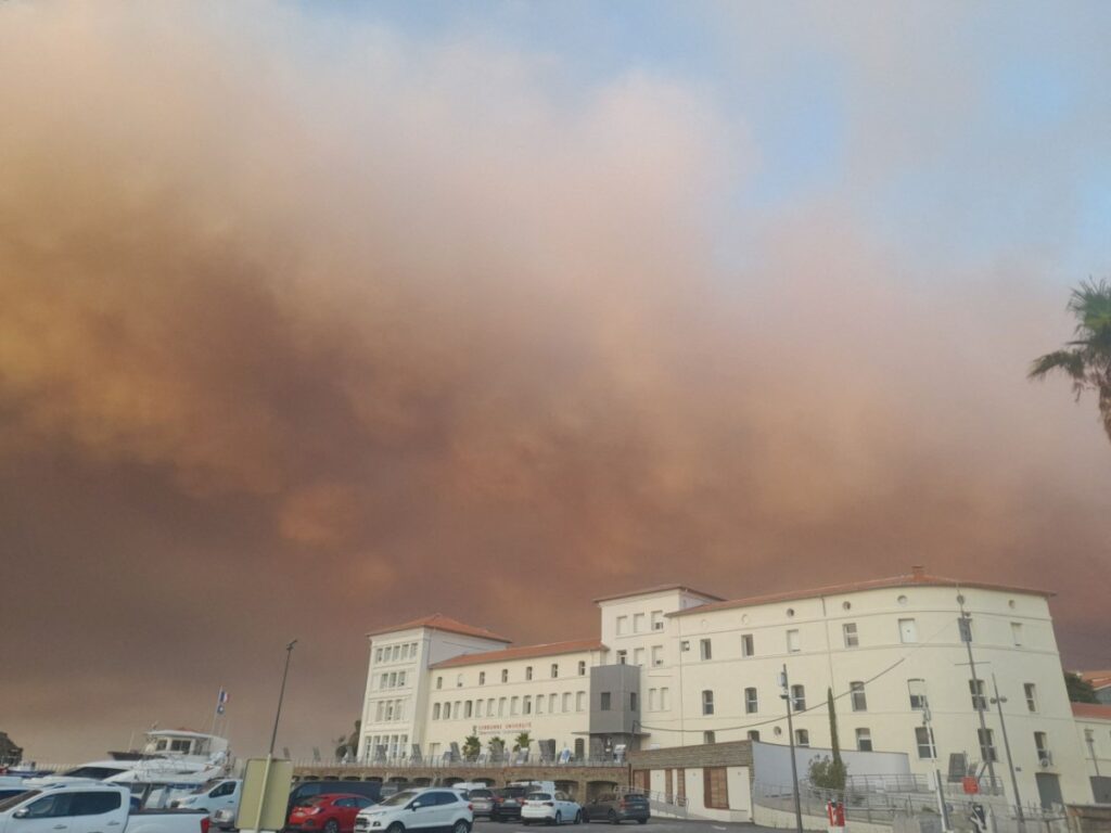 Γαλλία: «Καταστροφή άνευ προηγουμένου» έχει προκαλέσει η φωτιά – Απειλούνται περίπου 3.000 σπίτια