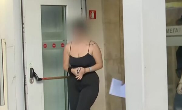 Καμίνια: Σε εξάμηνη φυλάκιση με αναστολή καταδικάστηκε η 19χρονη που κλείδωσε τον 5χρονο αδελφό της στο μπαλκόνι