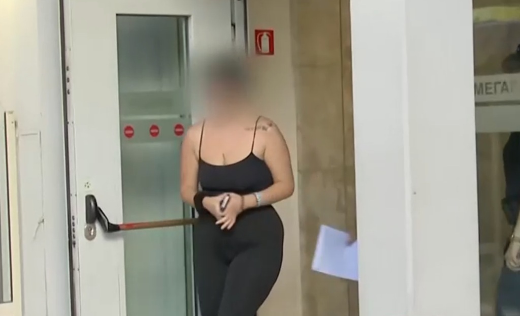 Καμίνια: Σε εξάμηνη φυλάκιση με αναστολή καταδικάστηκε η 19χρονη που κλείδωσε τον 5χρονο αδελφό της στο μπαλκόνι