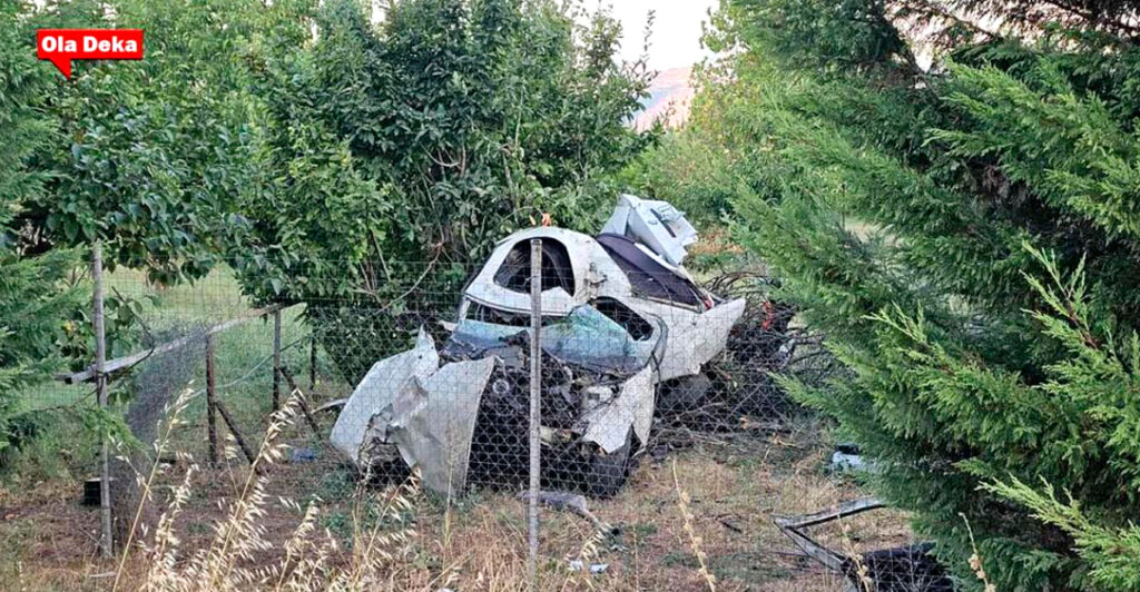 Καστοριά: Νεκρά δύο 16χρονα σε τροχαίο-Συγκλονιστικές εικόνες μετά το ατύχημα – Το αυτοκίνητο των ανηλίκων μετατράπηκε σε άμορφη μάζα