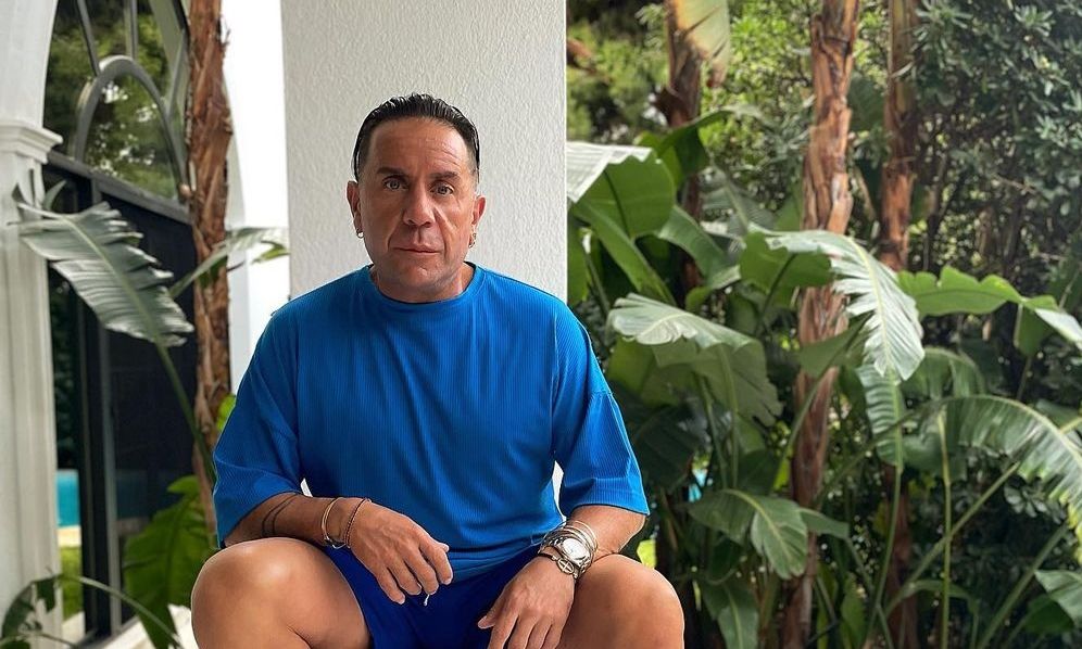 Γιώργος Μαζωνάκης: Ποιοι καλλιτέχνες τον στηρίζουν – Η διαμάχη με την αδερφή του και το ψυχιατρείο