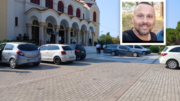 Αγρίνιο: Βαθιά οδύνη στην κηδεία του 50χρονου ποδηλάτη Παναγιώτη Μπουλούμπαση που έχασε τη ζωή του σε θανατηφόρο τροχαίο