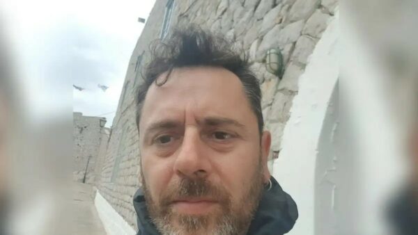 Νεκρός ο φωτορεπόρτερ Γιάννης Δημητράς μετά από τροχαίο στην Εγνατία οδό – Διασωληνωμένη η σύζυγός του