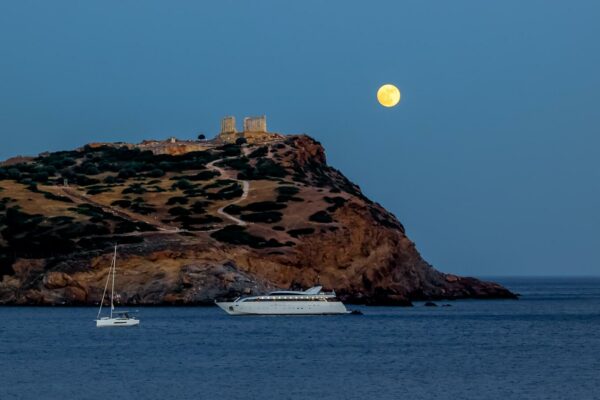 Μια μαγική βραδιά υπό το φως της Αυγουστιάτικης πανσελήνου – ‘Ολες οι δωρεάν εκδηλώσεις για απόψε