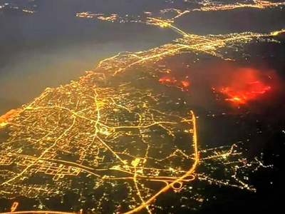 Φωτιά στην Πάτρα: Συγκλονιστική αεροφωτογραφία αποτυπώνει την πύρινη κόλαση