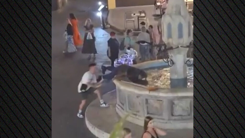 «Μου έδωσαν χρήματα για να με… αποζημιώσουν» – Η μαρτυρία του άστεγου που έριξε νεαρός σε σιντριβάνι στη Ρόδο