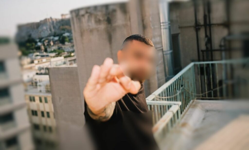 Εξαρθρώθηκε κύκλωμα ναρκωτικών: Συνελήφθη 25χρονος – Αναζητείται γνωστός τράπερ