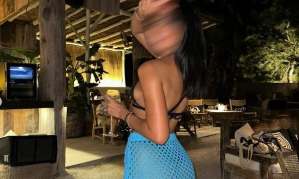 Ρόδος: Αυτή είναι η γνωστή influencer για υπόθεση με ροζ κοκαΐνη – Παραδόθηκε και η μητέρα της