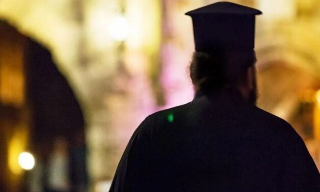 Κρήτη: Κληρικός ήταν μέλος εγκληματικής οργάνωσης – Εκβίαζε ιερείς για αξιώματα στην Εκκλησία!